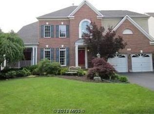 25785 Planting Field Dr, Chantilly, VA 20152