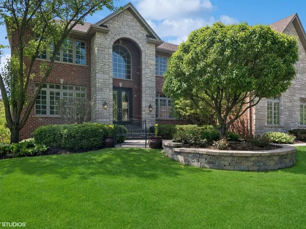 36 Ford Ln, Naperville, IL 60565