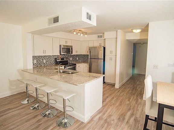 4th image of 14013 Fairway Island Dr APT 421