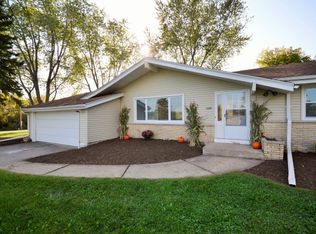 3485 S Heide Ln, New Berlin, WI 53146