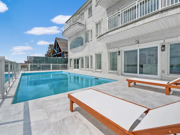 4 Angelas Place image 18 of 63