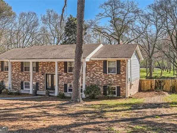 3045 Riviera Dr NW, Conyers, GA 30012