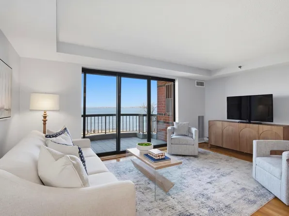 3 Seal Harbor Rd APT 342, Winthrop, MA 02152