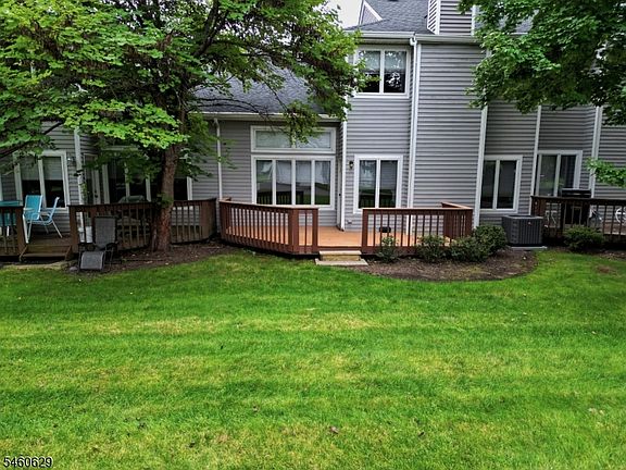 4th image of 10 Matthew Rd