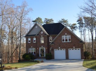 5009 Haystack Hill Rd, Winston Salem, NC 27106