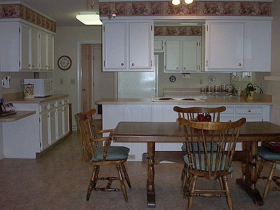 4th image of 2863 Ashland St