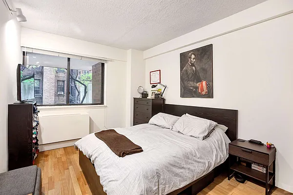 Rented by Compass | media 2