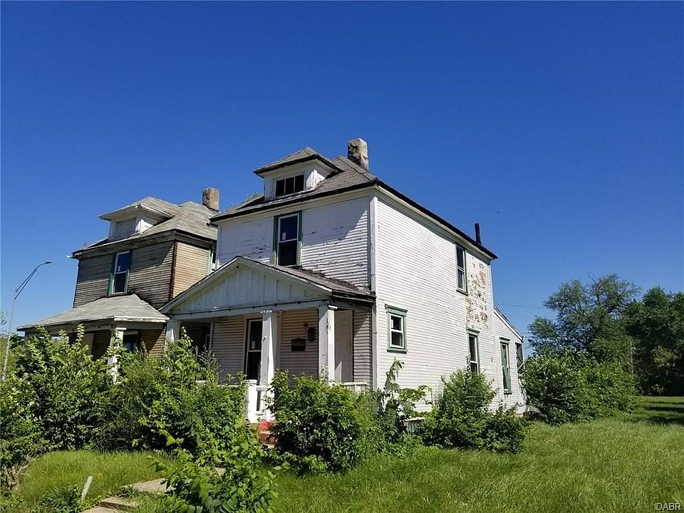 2nd image of 527 Smith St