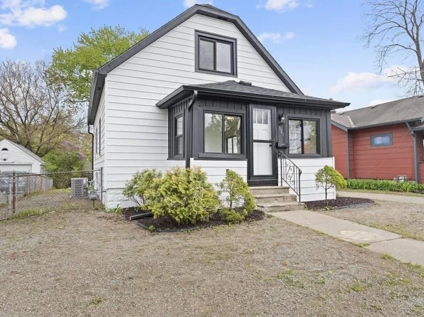 921 Perkins AVENUE, Waukesha, WI 53186