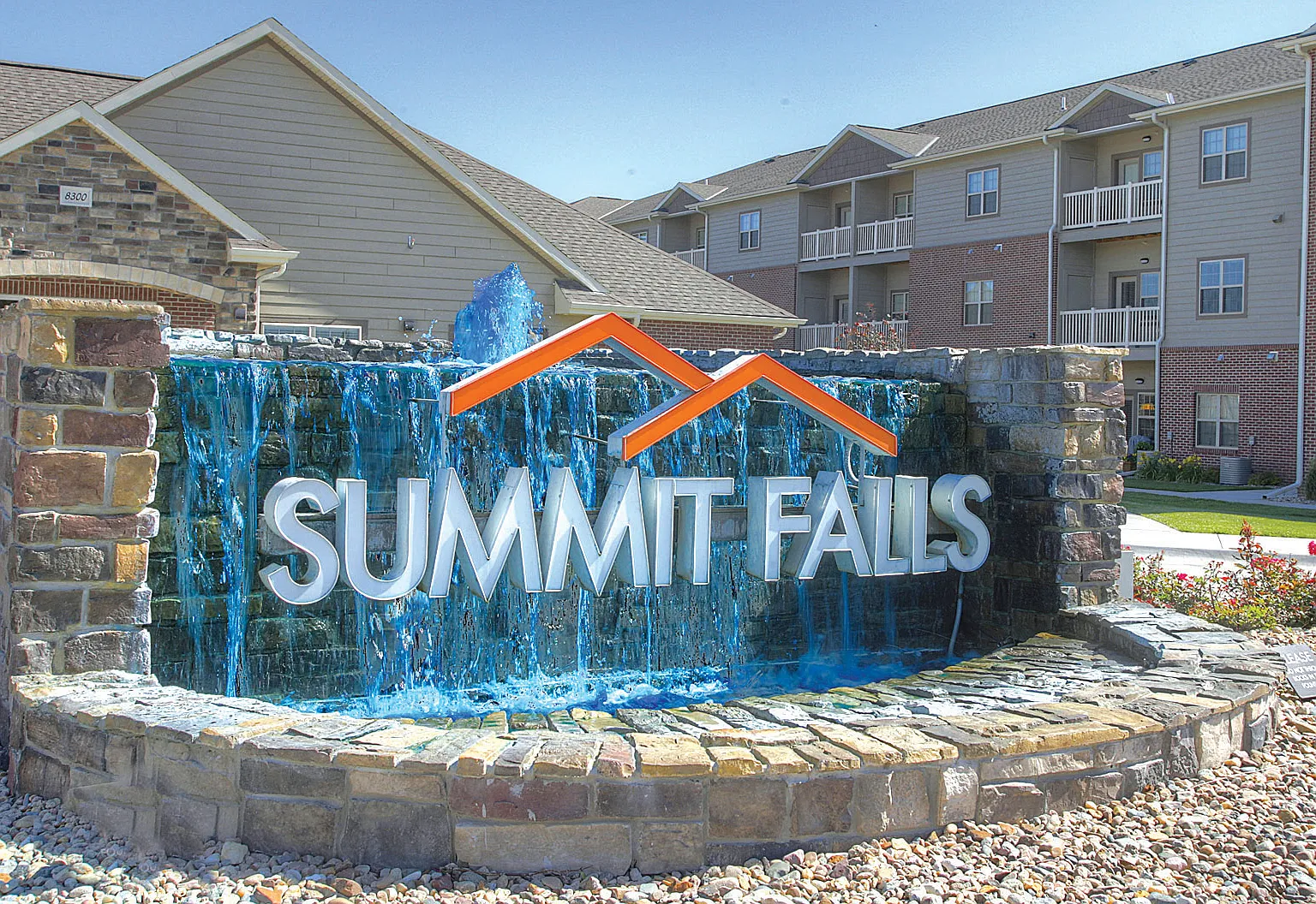 Summit Falls Apartments & Townhomes — Photo 2