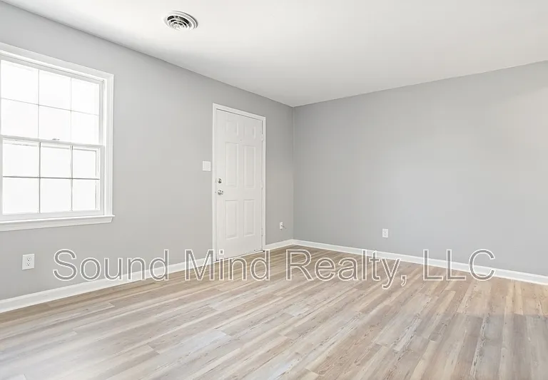 1401 Sportsman Trl — Photo 5