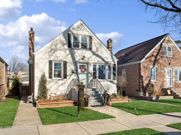 7138 W Berwyn Ave, Chicago, IL 60656