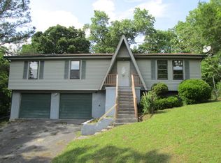 14 Dee Vue Ln, Rossville, GA 30741