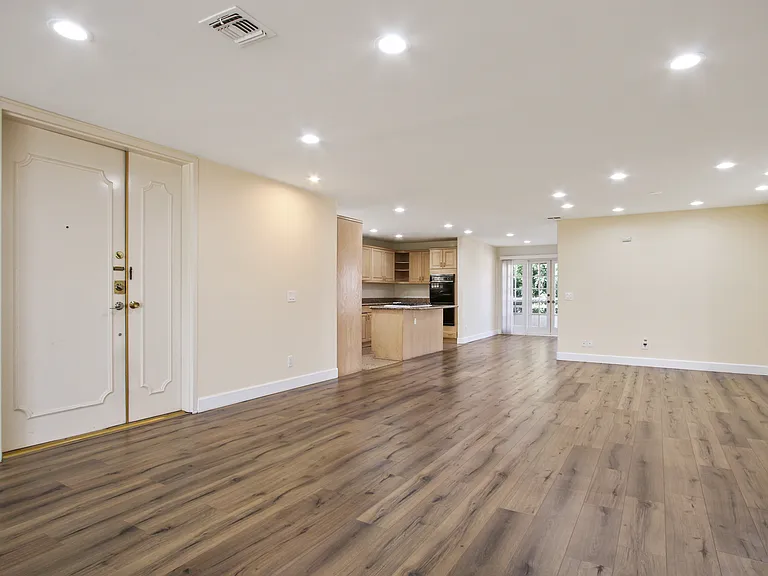 12019 Rochester Ave #2 — Photo 7