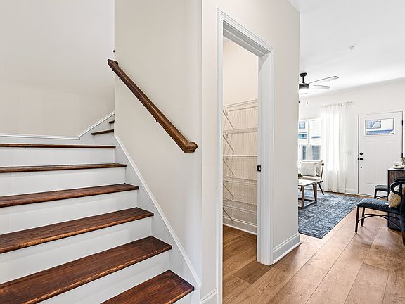 3rd image of 229 Starr Cir
