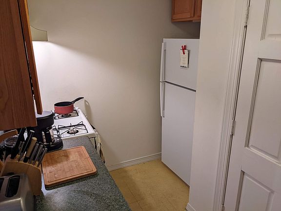 2nd image of 3121 Grove Ave