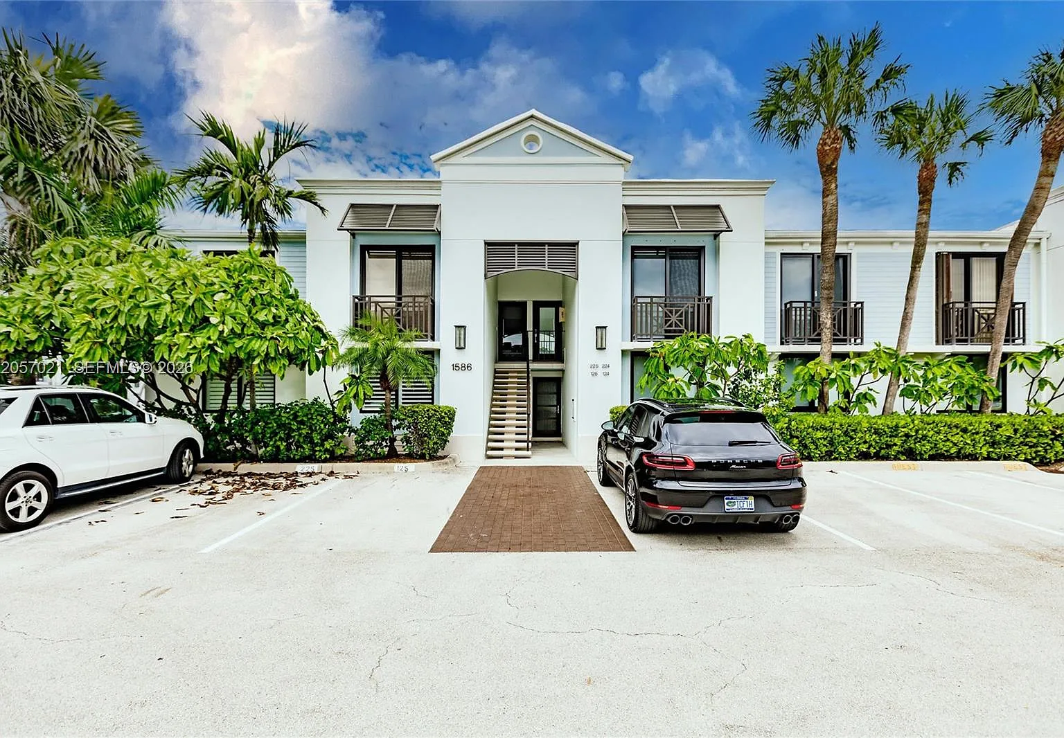 Oceanage Condo — Photo 1