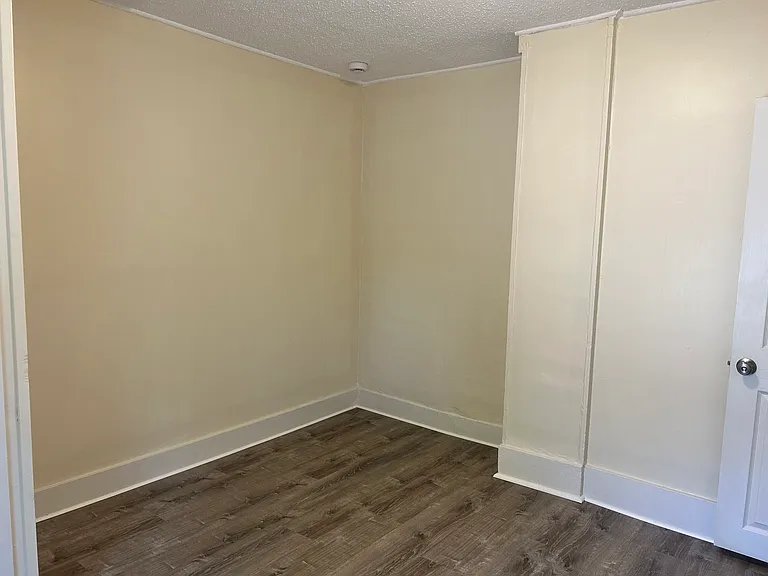 10 Devens St #2B — Photo 3