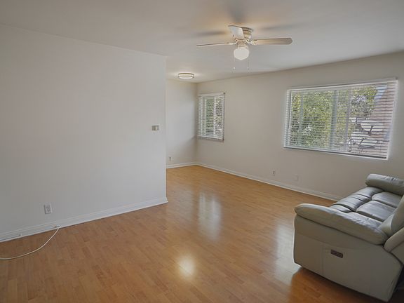 3rd image of 538 W Harvard St APT B