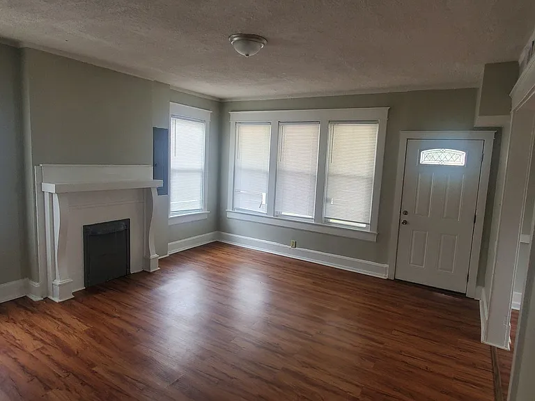 152 E 5th St #Z1 — Photo 1