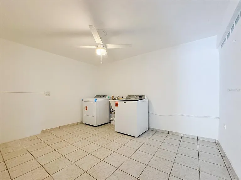 4 Laurel — Photo 13
