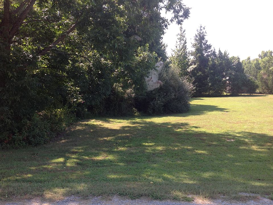 2nd image of 8B Blackhawk Dr