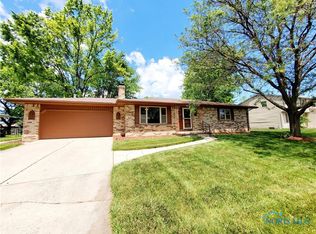 3145 Dogwood Dr, Oregon, OH 43616