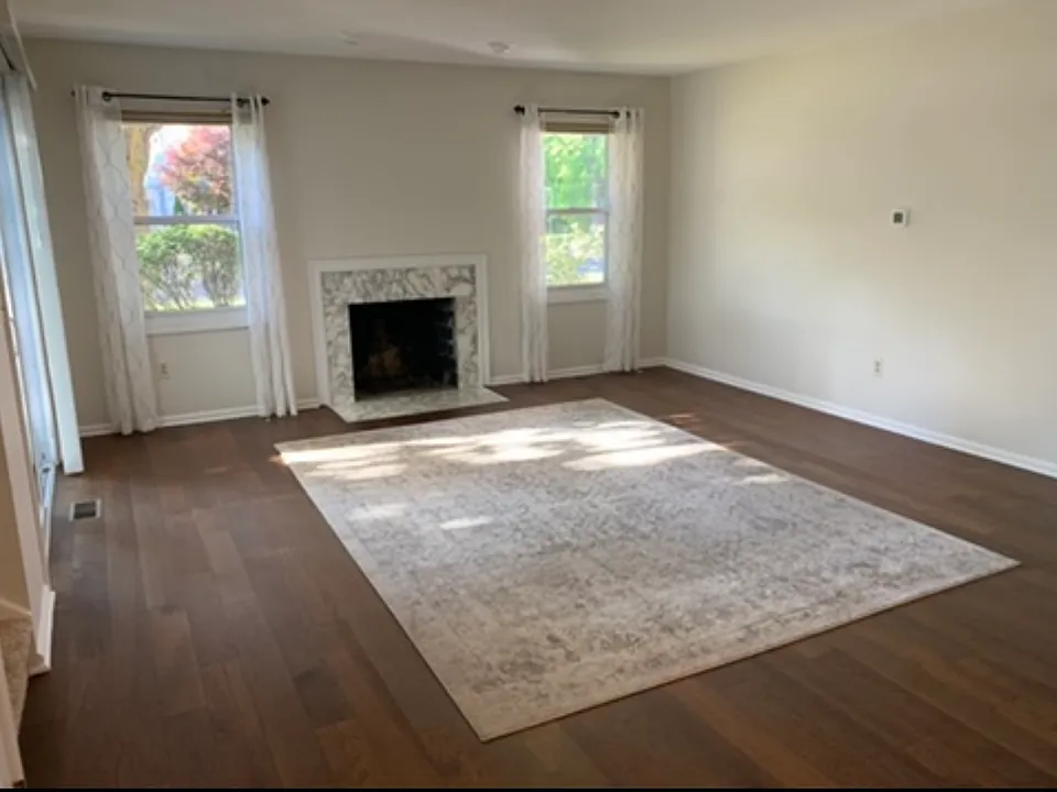 8 Colonial St #1
