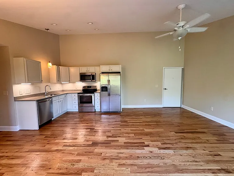 106 S Anderson St #A303 — Photo 1