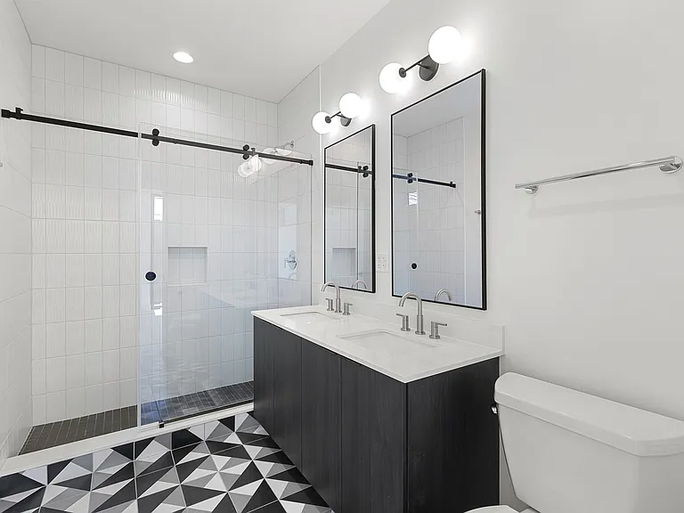 1801 W Grand Ave #201 — Photo 8