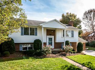 1064 Chestnut Dr, Harrisonburg, VA 22801