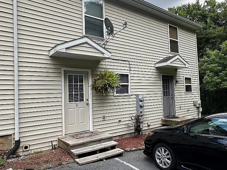 Building Photo - 907 Chester Rd #H