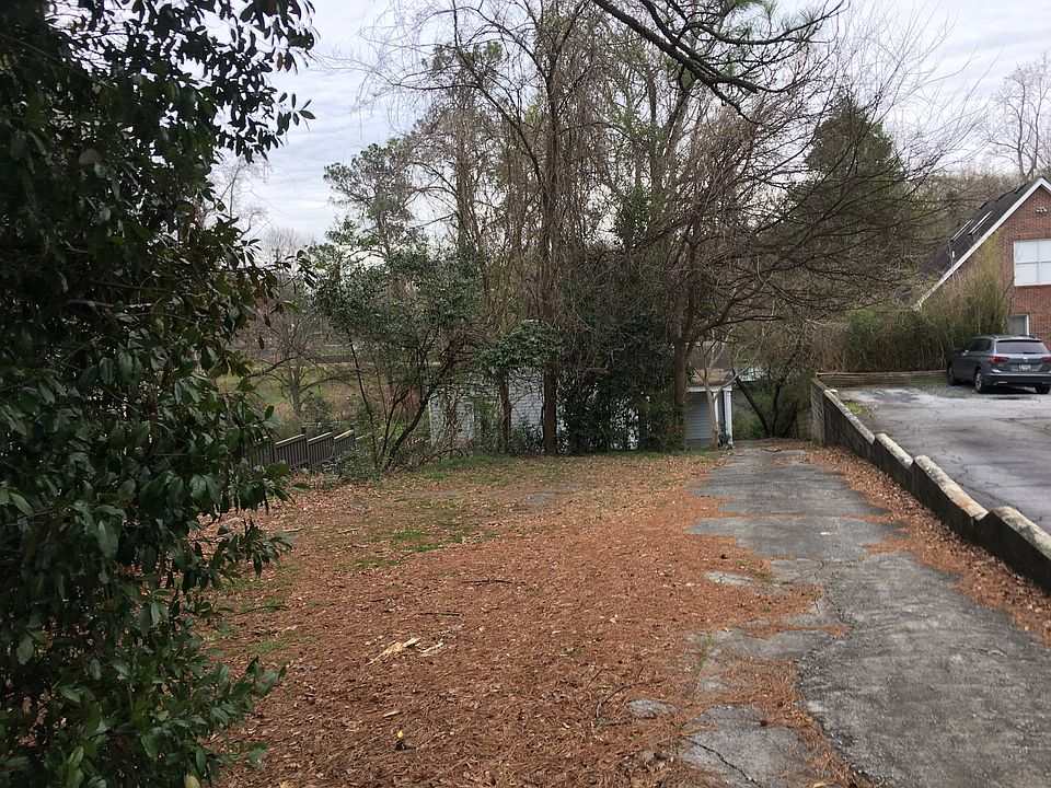 2nd image of 2931 Lookout Pl NE