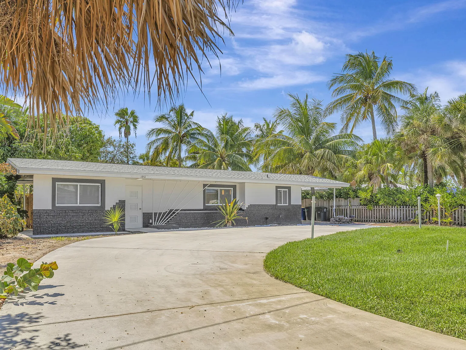 2 bed, 1.0 bath, 1453 sqft, $3,000 — Photo 3