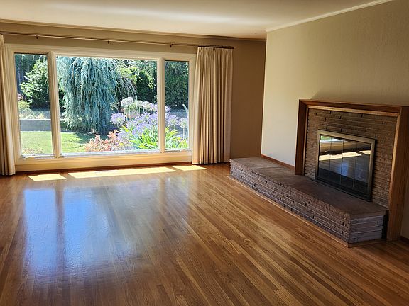 2nd image of 164 Madison Ave