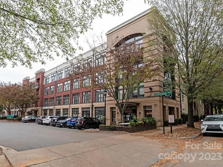 2125 Southend Dr #334 — Photo 1
