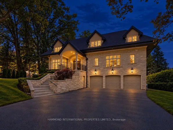 8 Country Club Dr, Toronto, ON M9A 3J4