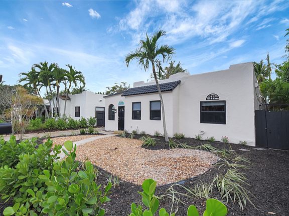 3rd image of 705 Colonial Road