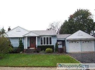 4020 Wellwood Rd, Seaford, NY 11783