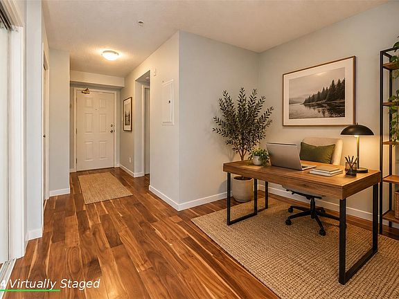4th image of 520 Dunedin St #106
