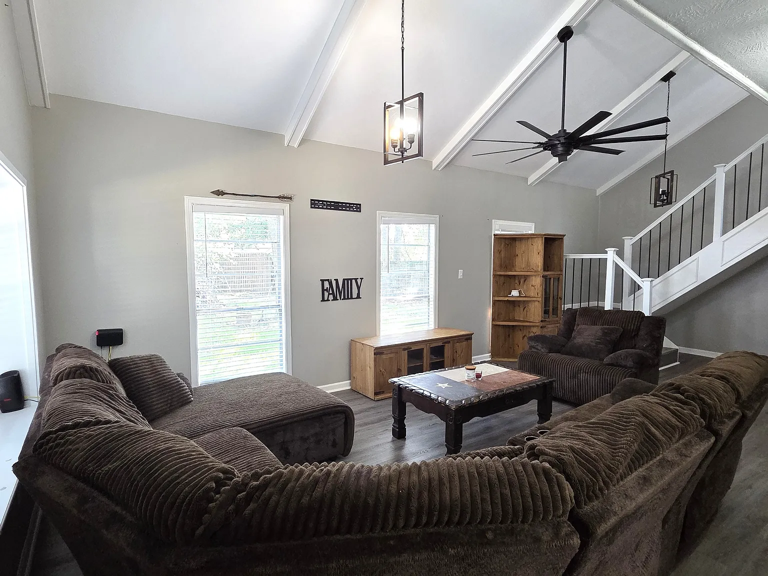 415 County Road 758 - 1 — Photo 3