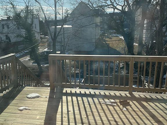 5th image of 2461 Shirley Ave