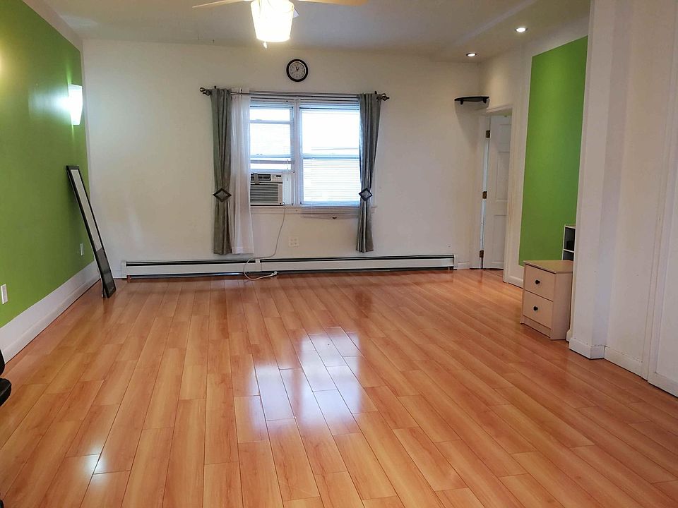 1st image of 121 Maryland Ave #2F