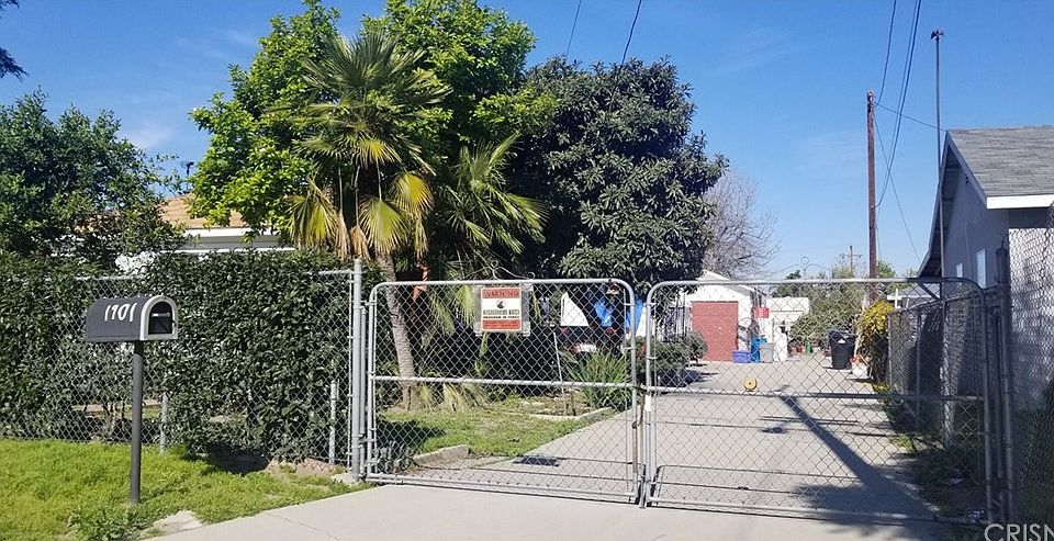 1st image of 1901 Parkway Dr