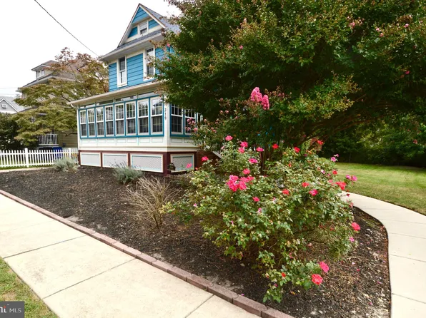 319 Trenton Ave, Laurel Springs, NJ 08021