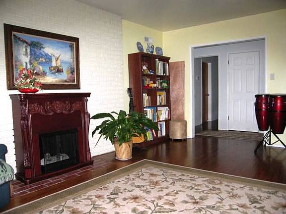 5th image of 470 Gatewood Ln