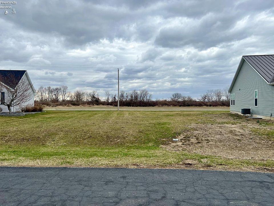 1st image of 2790 S Amherst