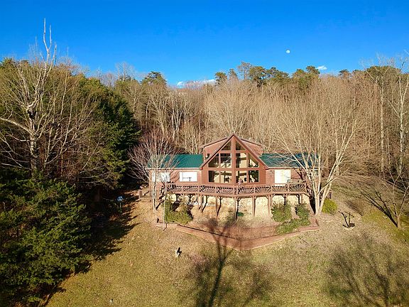 2nd image of 760 Lakefront Dr
