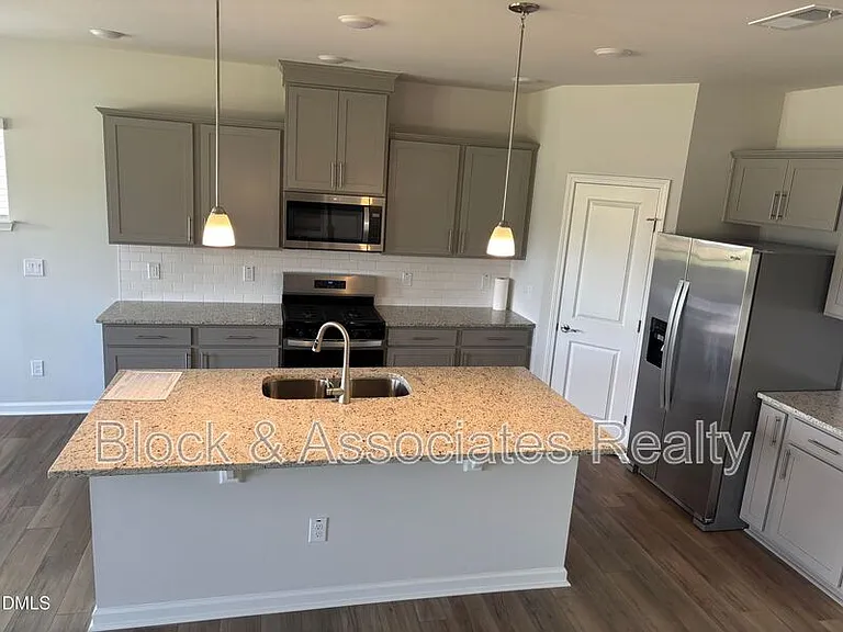 3230 Pelican Ln — Photo 29