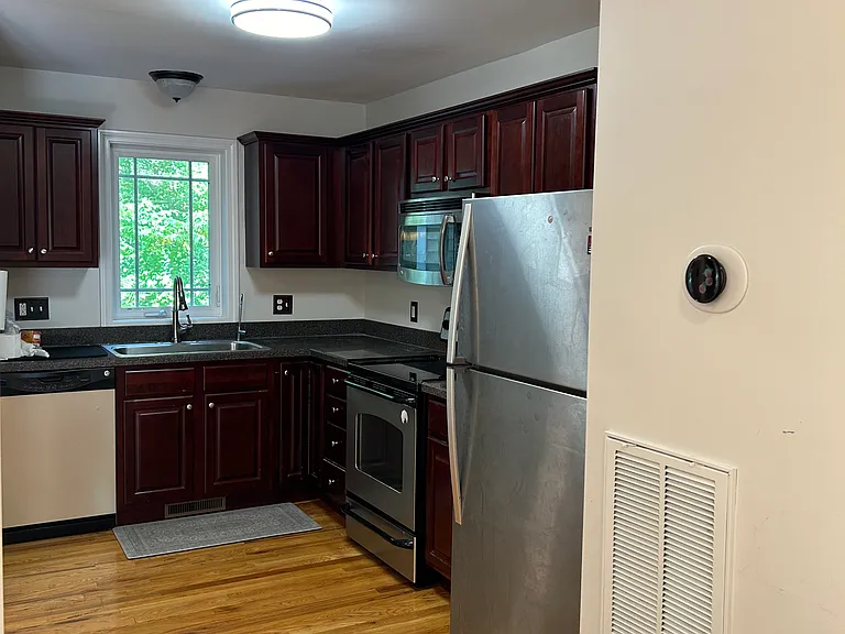 66 Stetson Pl #66 — Photo 4